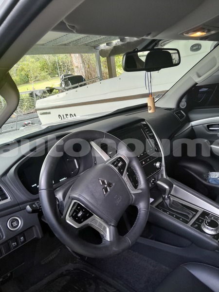 Big with watermark mitsubishi pajero sport sud noumea 5057
