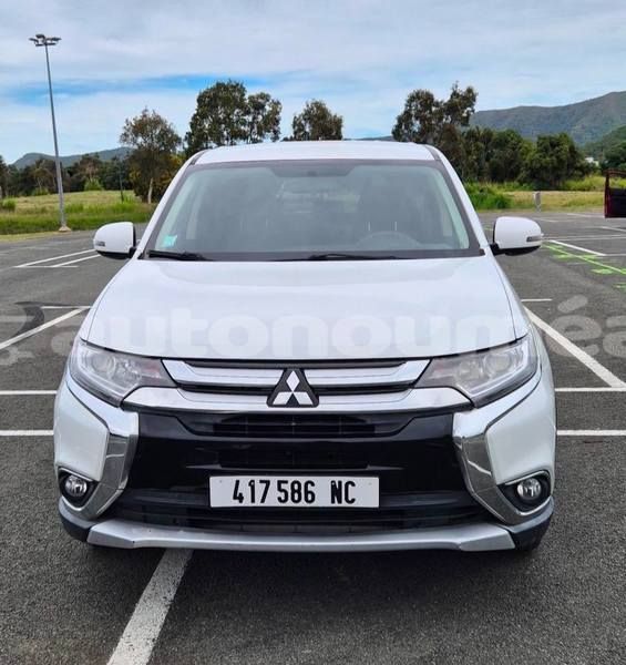 Big with watermark mitsubishi outlander sud noumea 5062