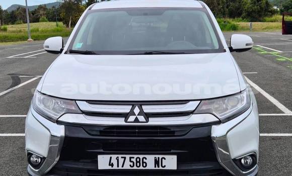 Acheter Occasion Voiture Mitsubishi Outlander Blanc à Noumea, Sud