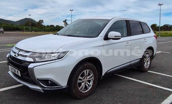 Buy Used Mitsubishi Outlander White Car in Noumea in Sud Buy Used Mitsubishi Outlander White Car in Noumea in Sud