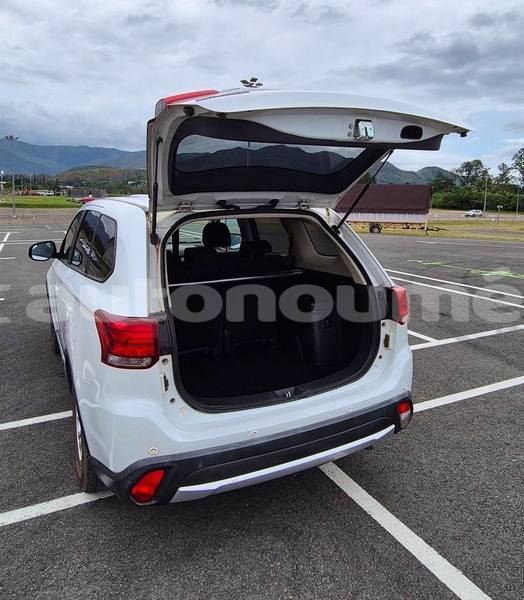 Big with watermark mitsubishi outlander sud noumea 5062