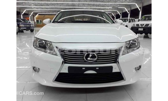 Buy Import Lexus ES White Car in Import - Dubai in Iles Buy Import Lexus ES White Car in Import - Dubai in Iles