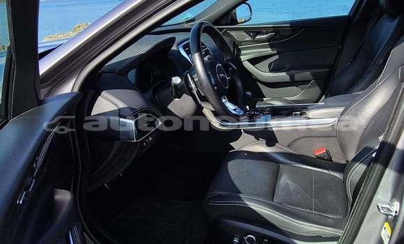 Acheter Occasion Voiture Jaguar XE Gris à Noumea, Sud Acheter Occasion Voiture Jaguar XE Gris à Noumea, Sud