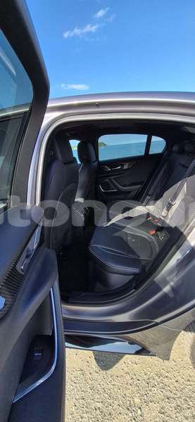 Big with watermark jaguar xe sud noumea 5065