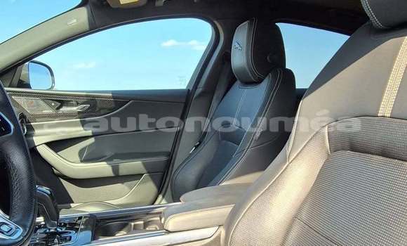 Acheter Occasion Voiture Jaguar XE Gris à Noumea, Sud Acheter Occasion Voiture Jaguar XE Gris à Noumea, Sud