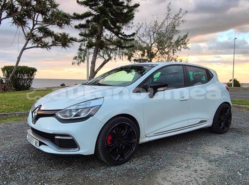 Big with watermark renault clio rs sud noumea 5067