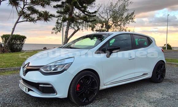 Acheter Occasion Voiture Renault Clio RS Blanc à Noumea, Sud