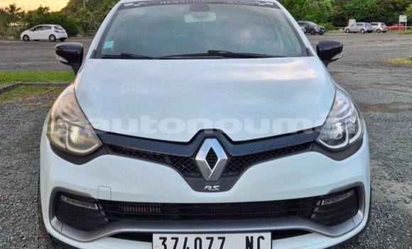 Buy Used Renault Clio RS White Car in Noumea in Sud Buy Used Renault Clio RS White Car in Noumea in Sud