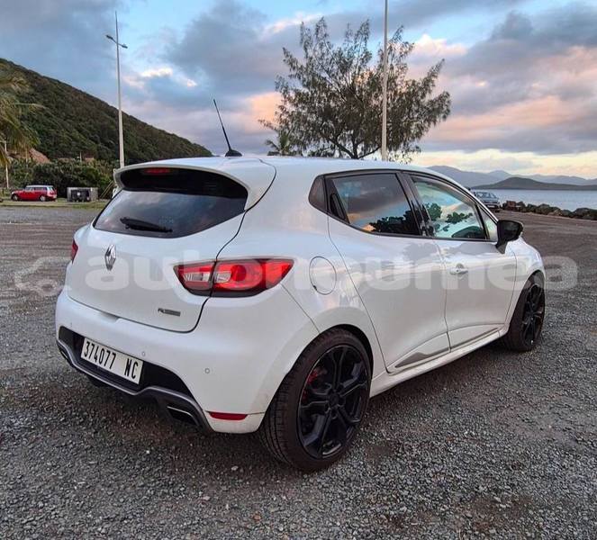 Big with watermark renault clio rs sud noumea 5067
