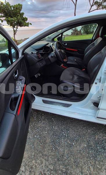 Big with watermark renault clio rs sud noumea 5067