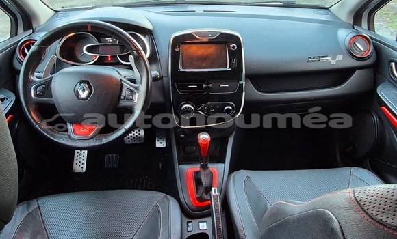 Buy Used Renault Clio RS White Car in Noumea in Sud Buy Used Renault Clio RS White Car in Noumea in Sud