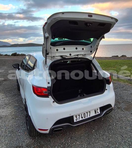 Big with watermark renault clio rs sud noumea 5067