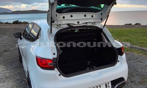 Buy Used Renault Clio RS White Car in Noumea in Sud Buy Used Renault Clio RS White Car in Noumea in Sud