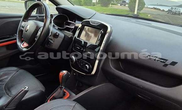 Buy Used Renault Clio RS White Car in Noumea in Sud Buy Used Renault Clio RS White Car in Noumea in Sud