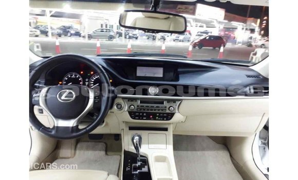 Buy Import Lexus ES White Car in Import - Dubai in Iles Buy Import Lexus ES White Car in Import - Dubai in Iles