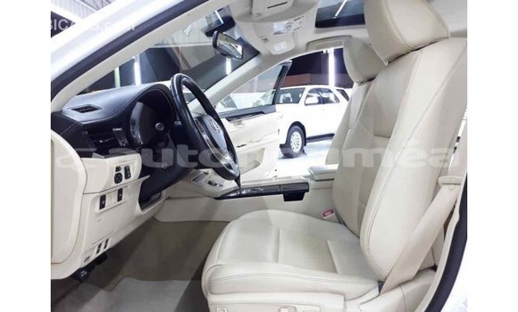 Buy Import Lexus ES White Car in Import - Dubai in Iles Buy Import Lexus ES White Car in Import - Dubai in Iles