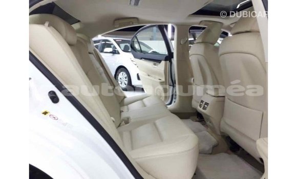 Buy Import Lexus ES White Car in Import - Dubai in Iles Buy Import Lexus ES White Car in Import - Dubai in Iles