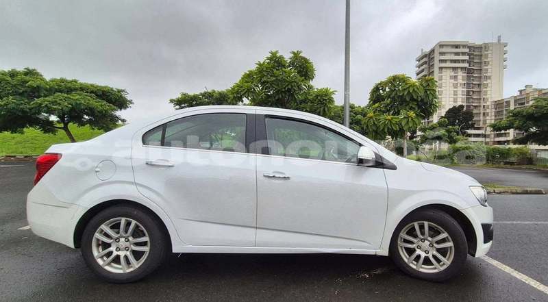 Big with watermark chevrolet aveo sud noumea 5075