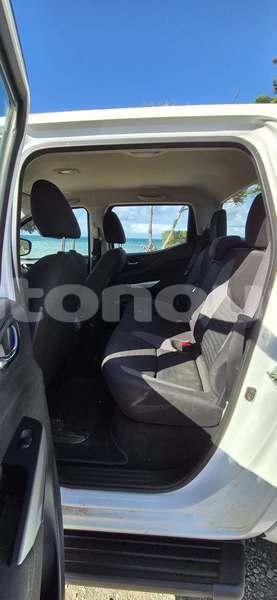 Big with watermark nissan navara sud noumea 5076
