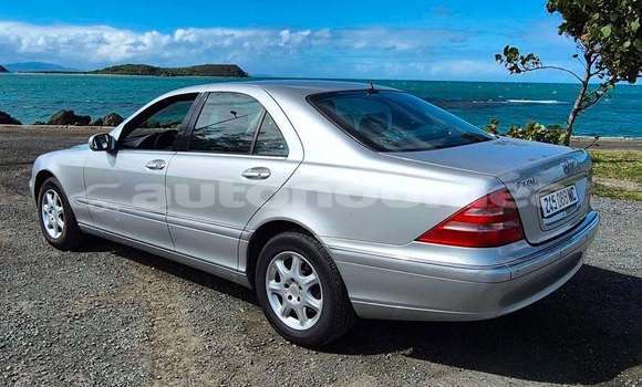 Buy Used Mercedes-Benz S–Class Silver Car in Noumea in Sud Buy Used Mercedes-Benz S–Class Silver Car in Noumea in Sud