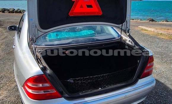 Buy Used Mercedes-Benz S–Class Silver Car in Noumea in Sud Buy Used Mercedes-Benz S–Class Silver Car in Noumea in Sud