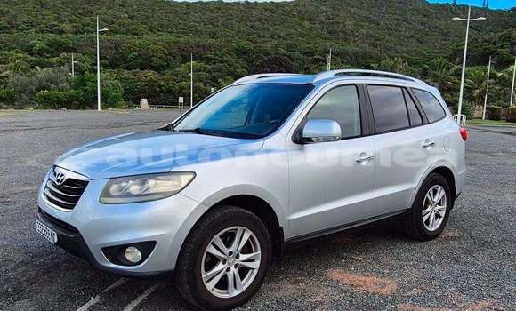 Buy Used Hyundai Santa Fe Silver Car in Noumea in Sud Buy Used Hyundai Santa Fe Silver Car in Noumea in Sud