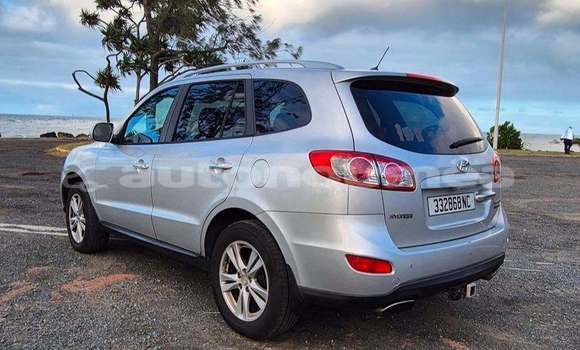 Buy Used Hyundai Santa Fe Silver Car in Noumea in Sud Buy Used Hyundai Santa Fe Silver Car in Noumea in Sud