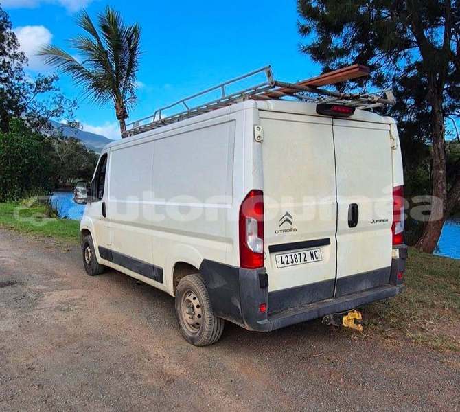Big with watermark citroen jumper sud noumea 5092