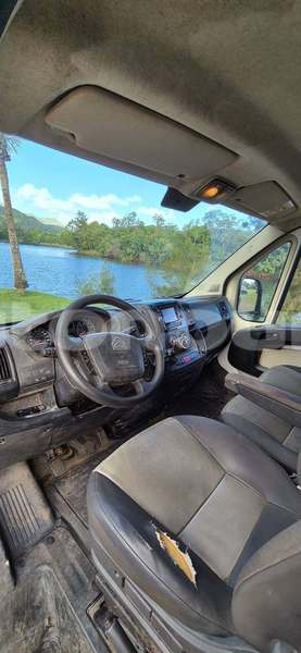 Big with watermark citroen jumper sud noumea 5092