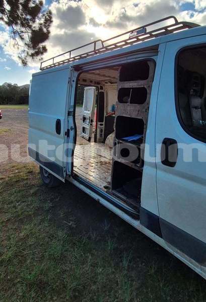 Big with watermark citroen jumper sud noumea 5092