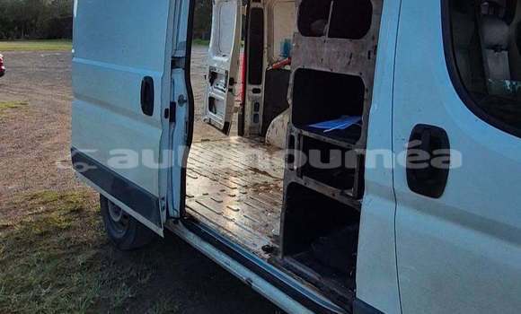 Buy Used Citroen Jumper White Truck in Noumea in Sud Buy Used Citroen Jumper White Truck in Noumea in Sud
