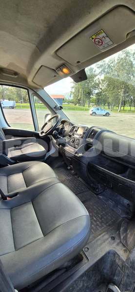 Big with watermark citroen jumper sud noumea 5092