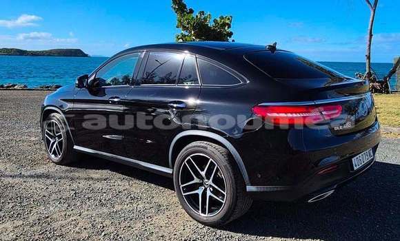Acheter Occasion Voiture Mercedes-Benz GLE Bleu à Noumea, Sud Acheter Occasion Voiture Mercedes-Benz GLE Bleu à Noumea, Sud
