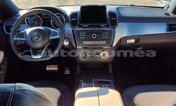 Acheter Occasion Voiture Mercedes-Benz GLE Bleu à Noumea, Sud Acheter Occasion Voiture Mercedes-Benz GLE Bleu à Noumea, Sud