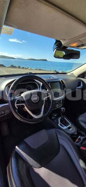 Big with watermark jeep cherokee sud noumea 5094