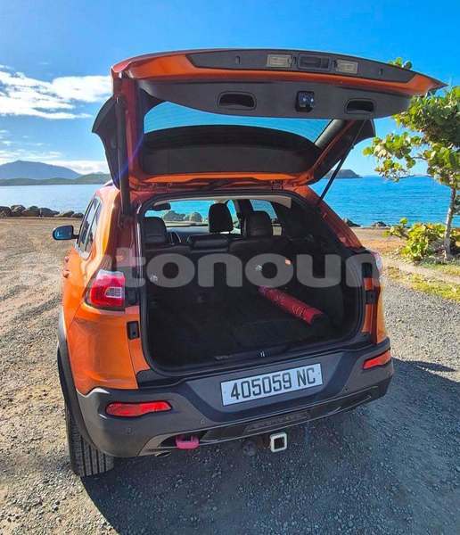 Big with watermark jeep cherokee sud noumea 5094