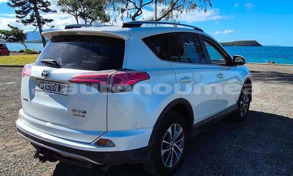Acheter Occasion Voiture Toyota RAV4 Blanc à Noumea, Sud Acheter Occasion Voiture Toyota RAV4 Blanc à Noumea, Sud