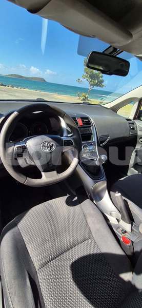 Big with watermark toyota auris sud noumea 5113