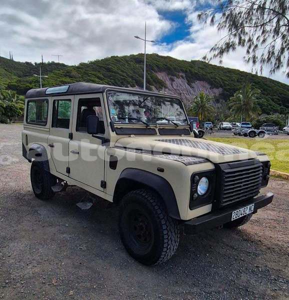 Big with watermark land rover defender sud noumea 5115