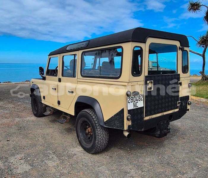 Big with watermark land rover defender sud noumea 5115