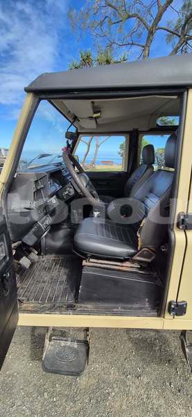 Big with watermark land rover defender sud noumea 5115