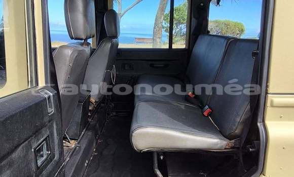 Acheter Occasion Voiture Land Rover Defender Marron à Noumea, Sud Acheter Occasion Voiture Land Rover Defender Marron à Noumea, Sud