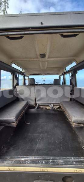Big with watermark land rover defender sud noumea 5115