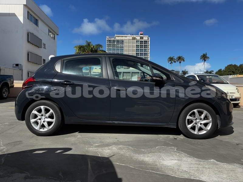 Big with watermark peugeot 208 sud noumea 5117