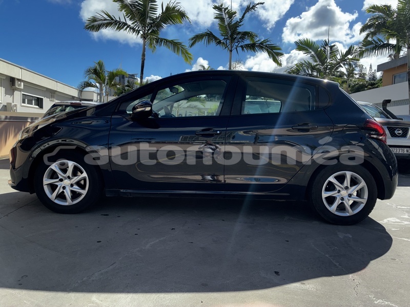 Big with watermark peugeot 208 sud noumea 5117