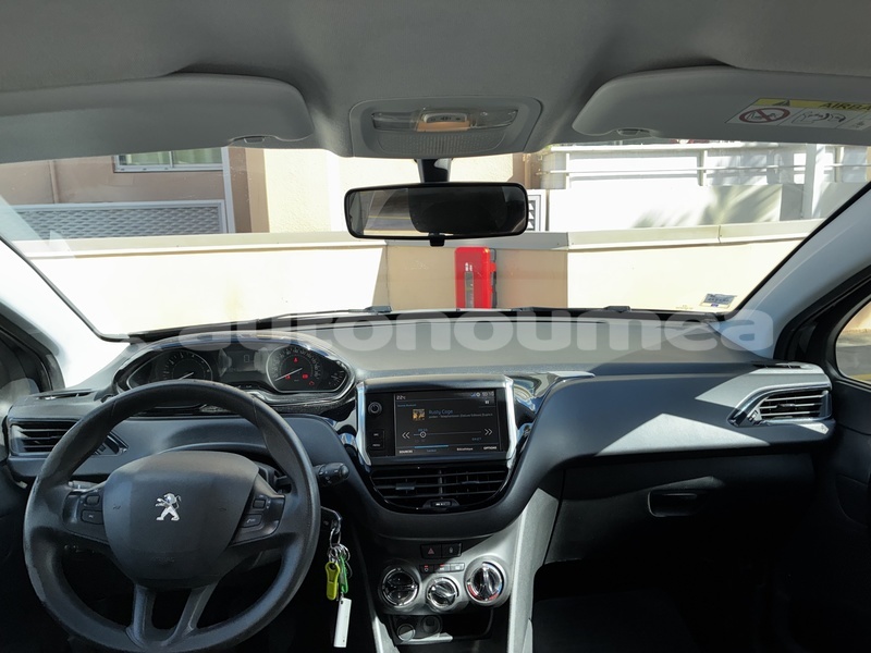 Big with watermark peugeot 208 sud noumea 5117