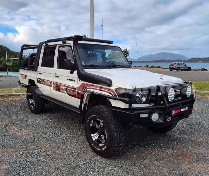 Big with watermark toyota land cruiser sud noumea 5126