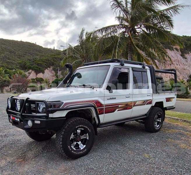 Big with watermark toyota land cruiser sud noumea 5126