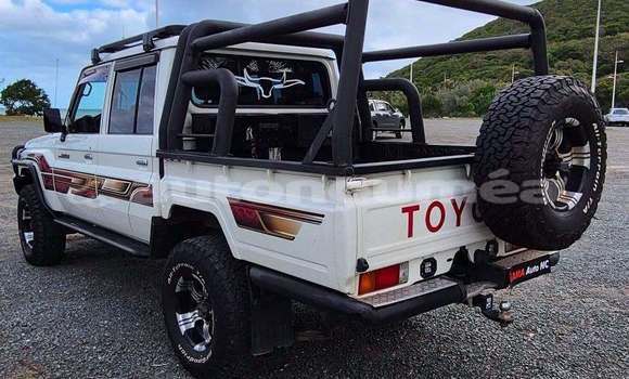 Acheter Occasion Voiture Toyota Land Cruiser Beige à Noumea, Sud Acheter Occasion Voiture Toyota Land Cruiser Beige à Noumea, Sud