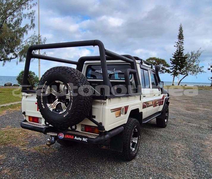 Big with watermark toyota land cruiser sud noumea 5126